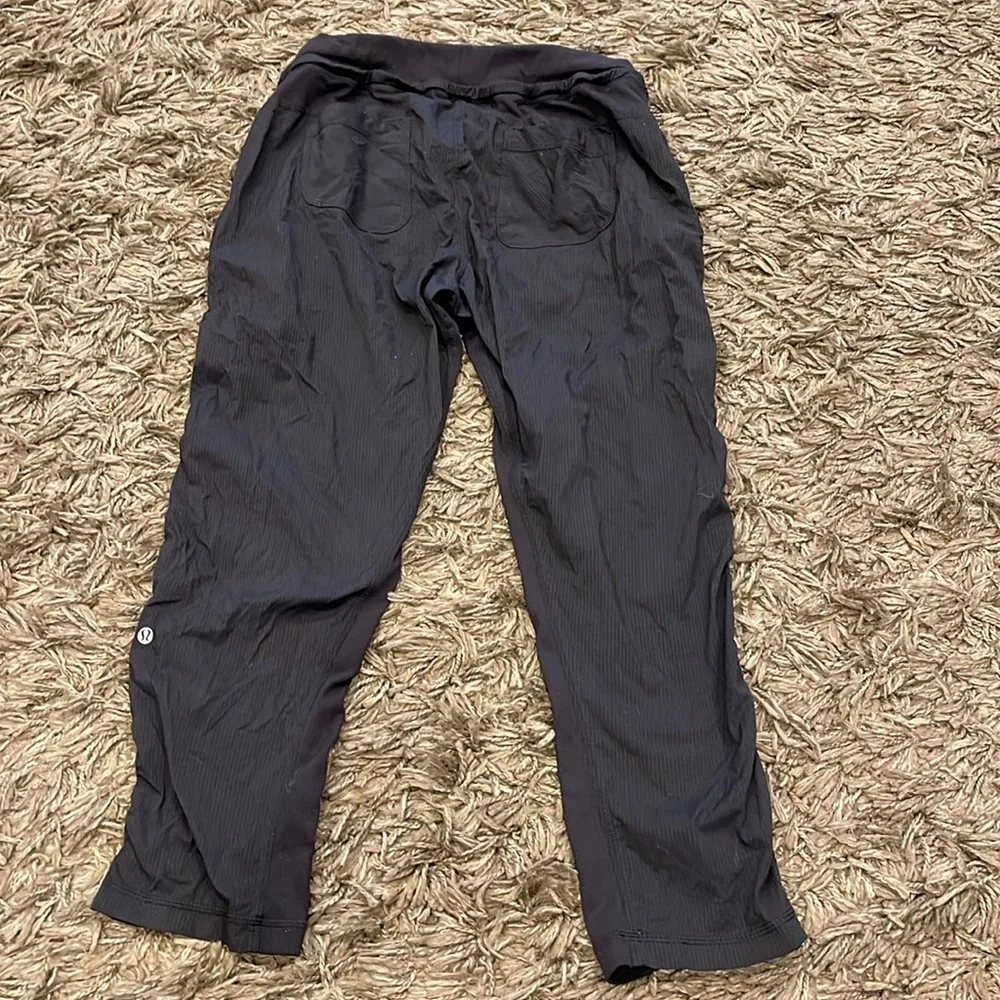 Lululemon Dance Studio Mid-Rise Crop 25” Black Size 10 - Picture 6 of 7